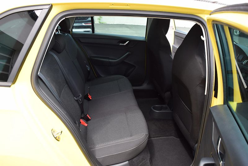 Škoda Rapid (2014) 1.2TSI 63kw AMBITION PANO OPS - fotka 37 z 50