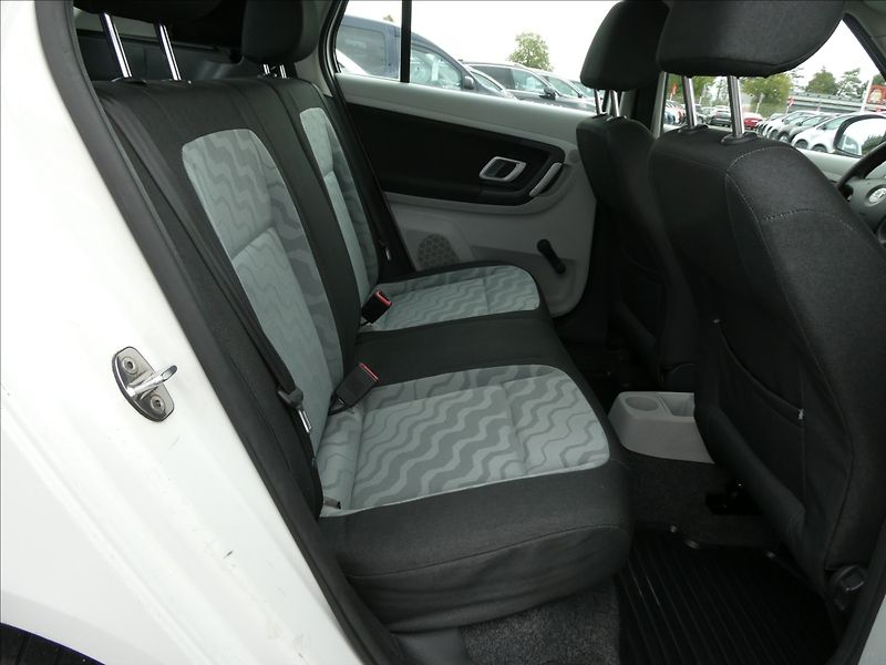 Škoda Fabia 1,2 HTP 51kW Ambiente,DPH,klim - fotka 21 z 51