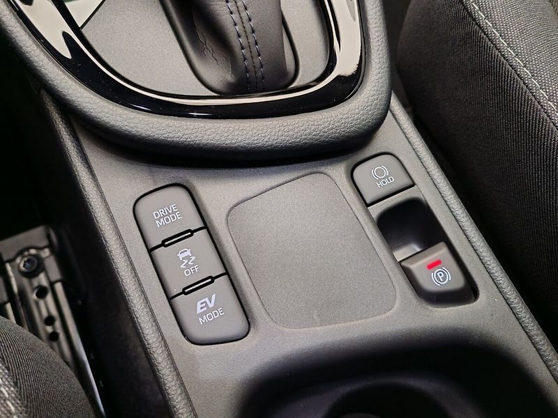 Toyota Yaris 1.5 Hybrid e-CVT Style - fotka 29 z 30