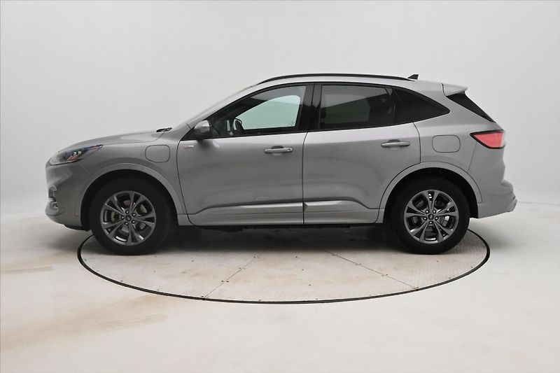 Ford Kuga 2,5 Hybrid 112kW SOH-100% ST-L - fotka 8 z 29