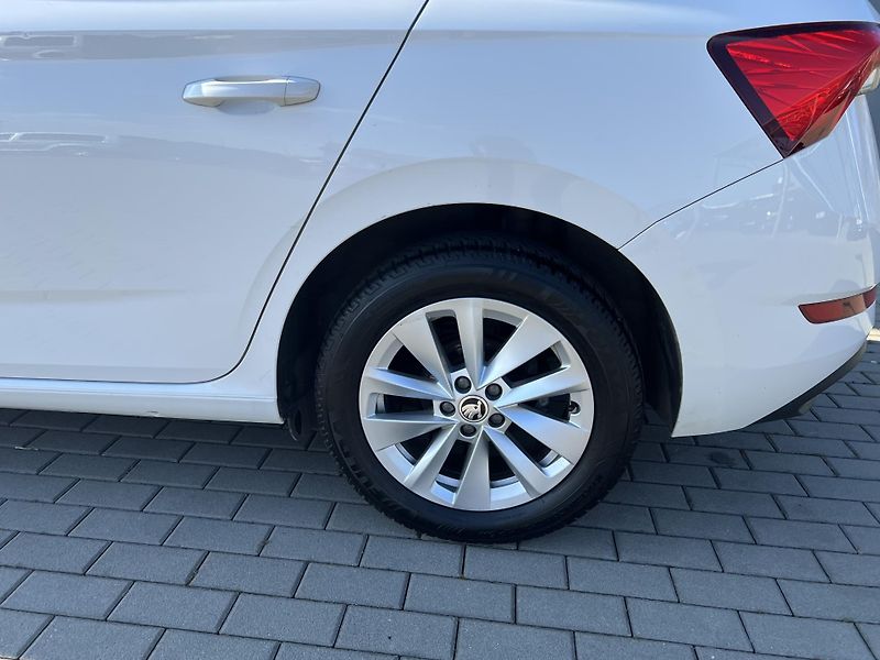 Škoda Scala (2023) 1.0TSi*81Kw*Style*FullLed - fotka 39 z 40