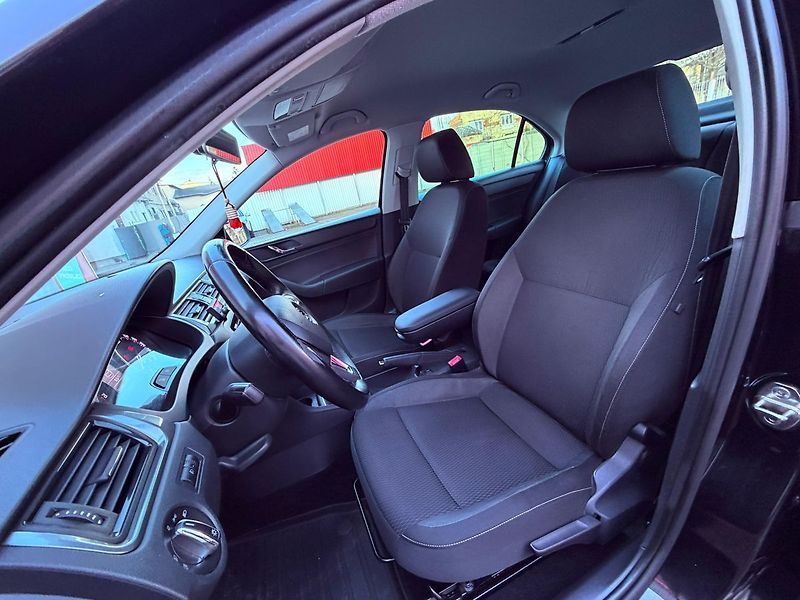 Škoda Rapid 1.2 TSi Ambition Fresh, ČR - fotka 13 z 23