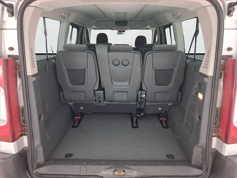 Peugeot Expert (2010) 2.0 HDi, Bus, 8Míst - fotka 13 z 21