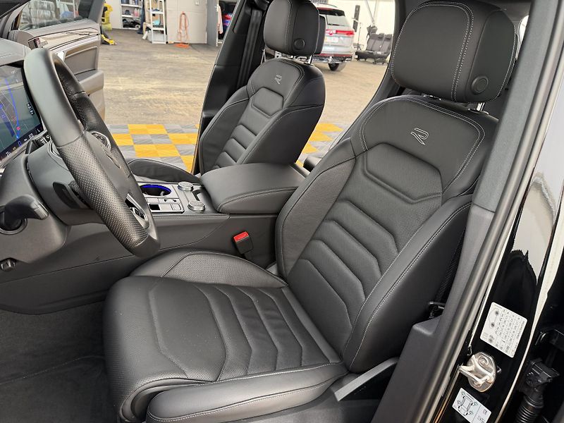 Volkswagen Touareg 3.0Tdi*1-MAJ*DPH*HUD*R-LINE* - fotka 11 z 47