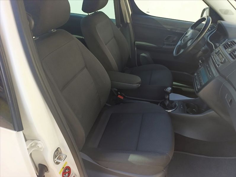 Škoda Roomster 1,6 TDi Aut.klima,Alu,Tempomat - fotka 27 z 36