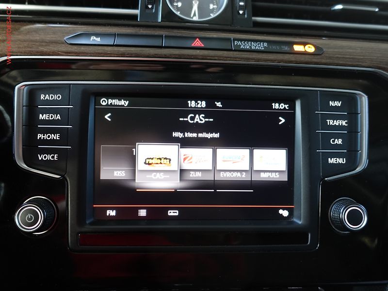 Volkswagen Passat (2015) 2.0 TDi, DSG, park.asist - fotka 17 z 21