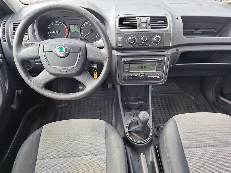 Škoda Fabia (2009) 1.2i 51kW -1.MAJITEL-KLIMA - fotka 12 z 23