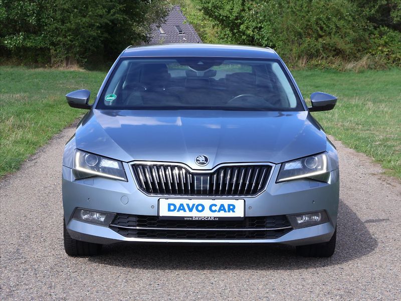 Škoda Superb 2,0 TDI 140kW DSG Style Plus - fotka 2 z 29
