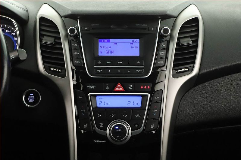 Hyundai i30 (2012) 1.6 GDI, Xenony, Tempomat - fotka 9 z 14