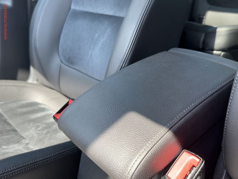 Volkswagen Sharan (2015) 2.0 TDi, DSG, bixen, kamera - fotka 18 z 22