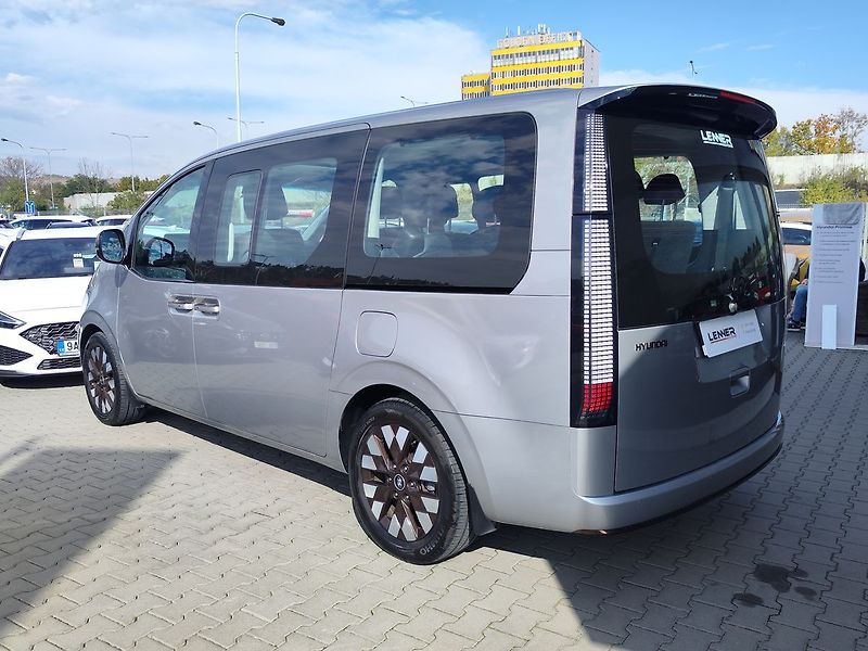 Hyundai Staria 2.2 CRDI/130kW Luxury PNM DCT - fotka 6 z 41