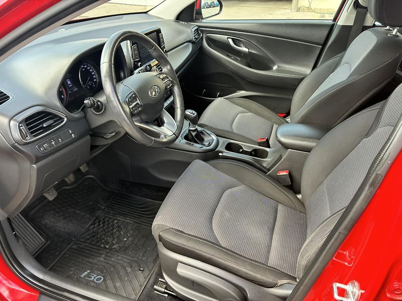 Hyundai i30 1.5 DPi 81kW FAMILY Comfort - fotka 10 z 21