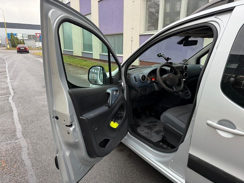 Peugeot Partner Tepee 1,6 HDi / servis.k. / pneu - fotka 8 z 23