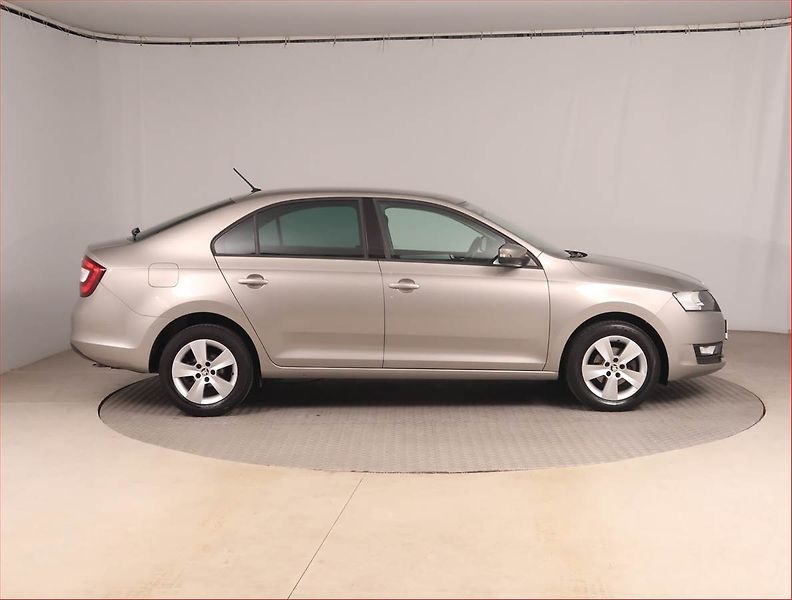 Škoda Rapid (2018) Ambition Plus 1.0 TSI - fotka 6 z 15