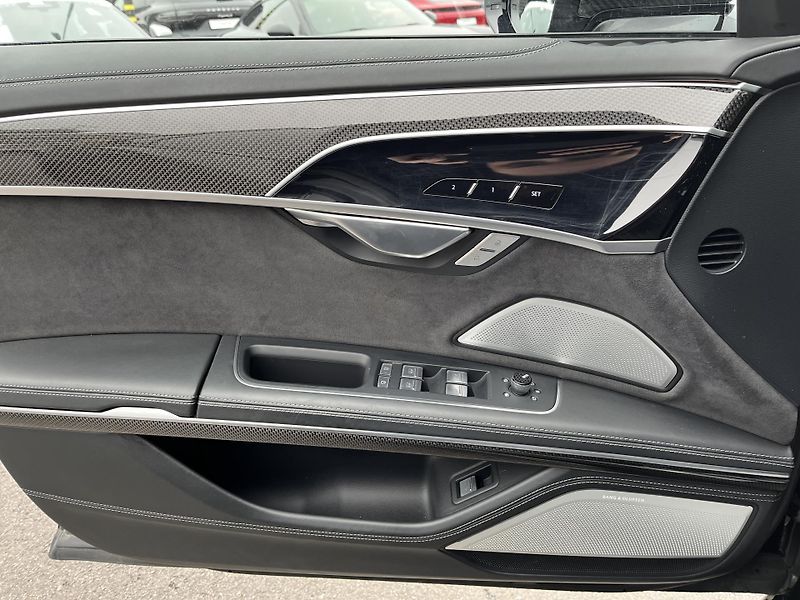 Audi S8 (2023) 4.0TFSi V8 420kW - FULL výbava - fotka 17 z 27
