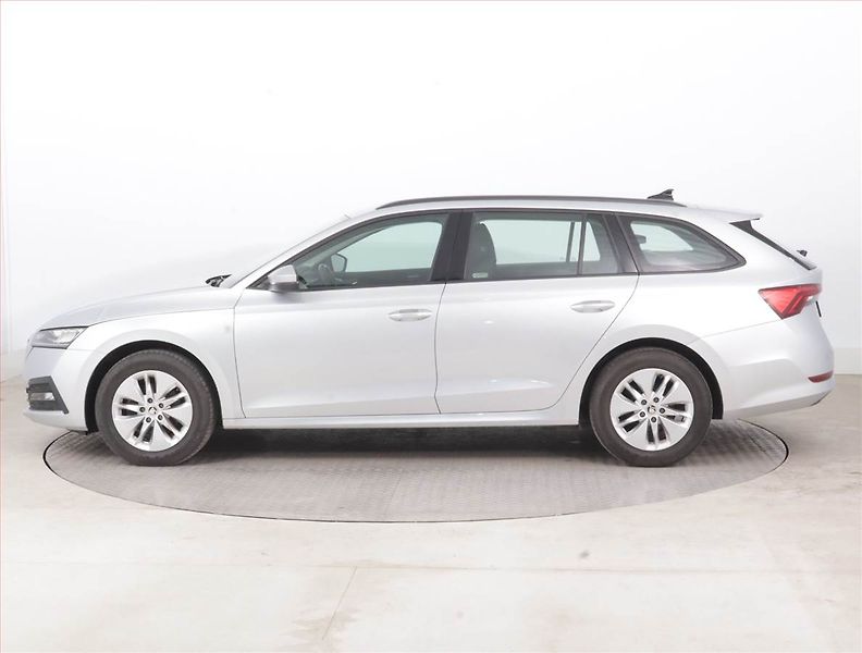 Škoda Octavia (2023) Ambition 2.0 TDI, ČR,1.maj - fotka 3 z 15