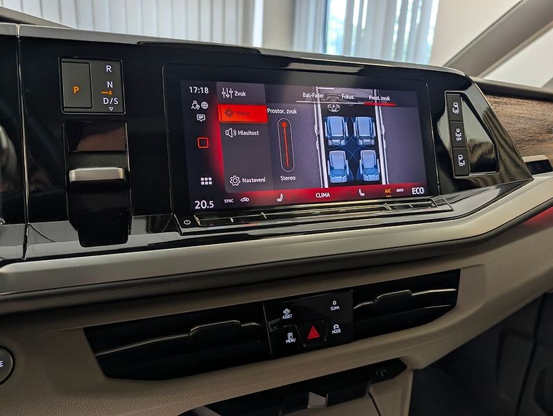 Volkswagen Multivan 1.5 TSI LONG 4 MOTION STYLE 18 - fotka 18 z 30