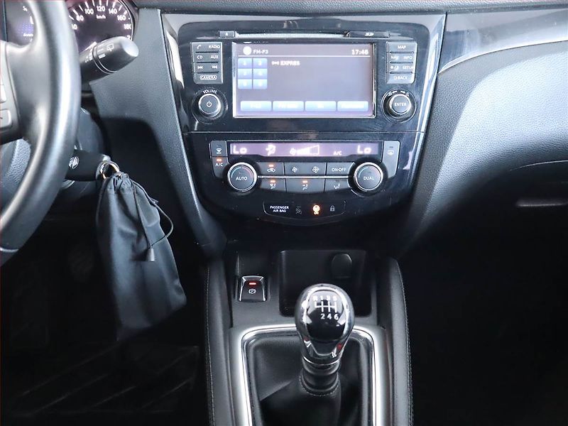 Nissan Qashqai (2015) 1.5 dCi, Navi, Tempomat - fotka 12 z 18