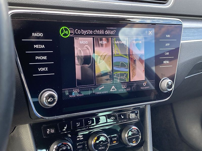 Škoda Superb (2021) 1.5 TSI Style - fotka 13 z 38