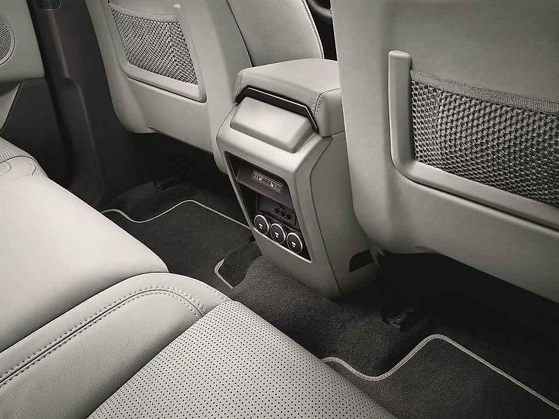 Land Rover Discovery Sport.