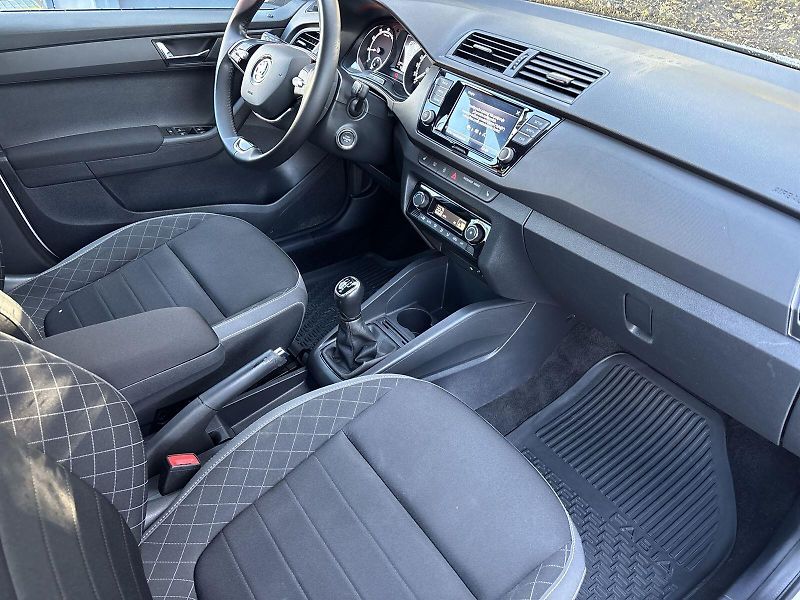 Škoda Fabia (2022) Combi 1.0 TSI Ambition Top - fotka 10 z 31