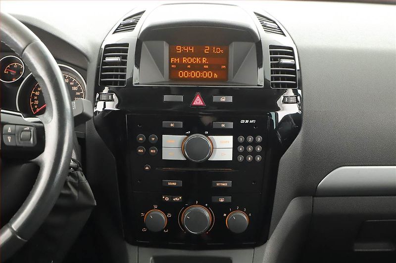 Opel Zafira (2010) 1.6, 7 míst, jezdí výborně - fotka 11 z 13