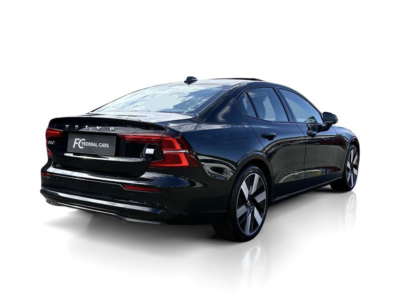 Volvo S60 T8 AWD ULTIMATE DARK // 335 kW - fotka 5 z 39