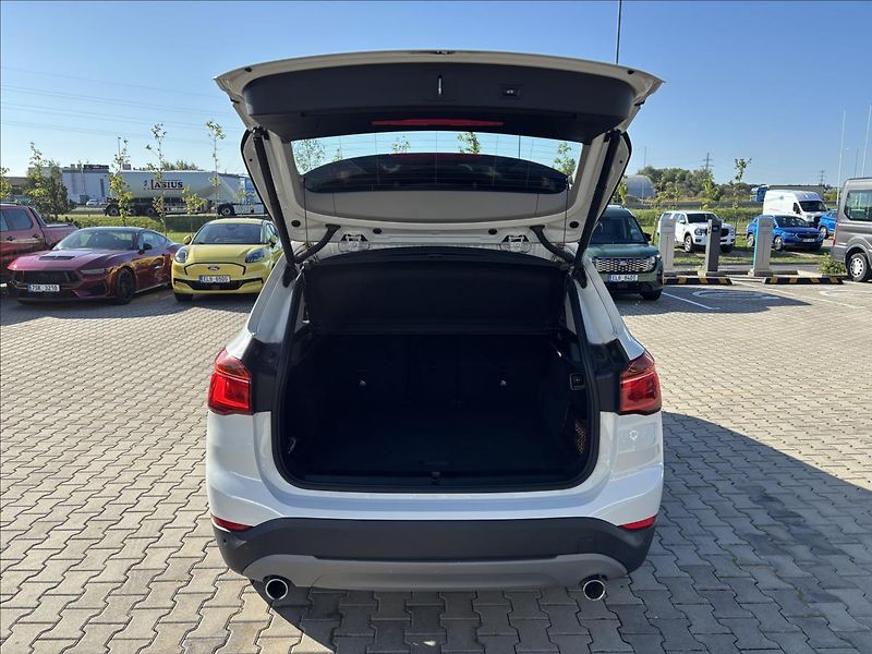 BMW X1 2,0 xDrive 18d 110kW - fotka 10 z 43