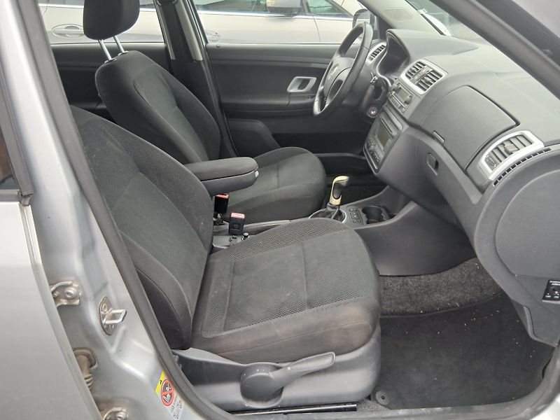 Škoda Fabia 1.2i, ALU, klima - fotka 27 z 31