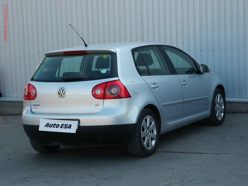 Volkswagen Golf (2007) 1.6i, AC - fotka 4 z 12