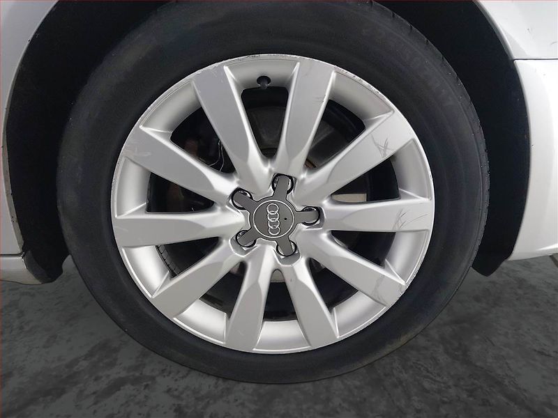 Audi A4 (2008) Ambiente 2.0 TDI, Automat - fotka 15 z 20