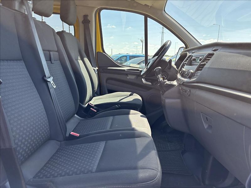 Ford Transit Custom 2,0 EcoBlue 79kW KombiVan L1 - fotka 16 z 27