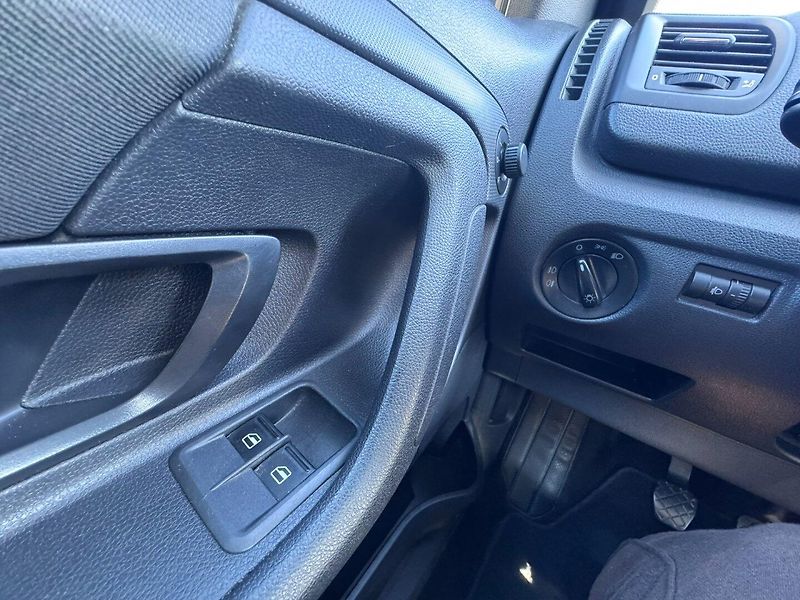 Škoda Roomster (2011) 1,2 TSI 77 KW KILOMETRY TAŽNÉ - fotka 27 z 50