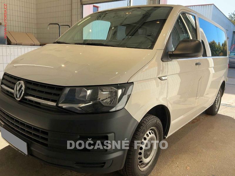 Volkswagen Transporter (2015) 2.0TDi 8míst T6, 110kW, TZ - fotka 2 z 9