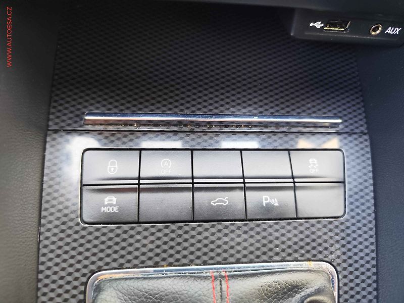 Škoda Octavia (2014) 2.0 TDi, ČR, Navi, bixen - fotka 20 z 27