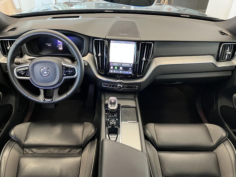 Volvo XC60 T8 eAWD Ultimate Dark - fotka 20 z 54