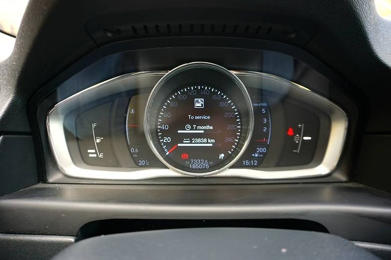 Volvo V70 (2016) MOMENTUM 2,0 D4 133 kW - fotka 33 z 64