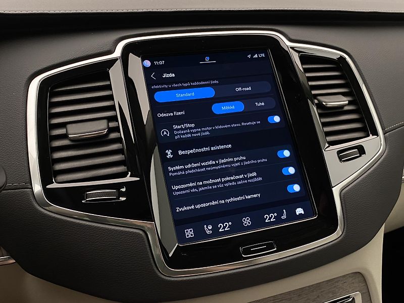 Volvo XC90 B5 AWD PLUS BRIGHT AUT CZ - fotka 42 z 58