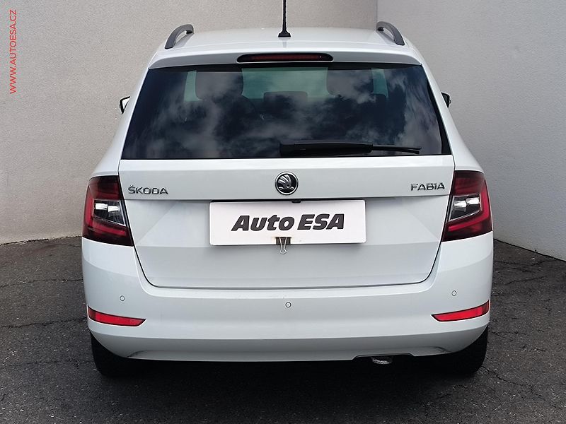 Škoda Fabia (2019) 1.0 TSI, ČR, Style, navi, LED - fotka 5 z 23