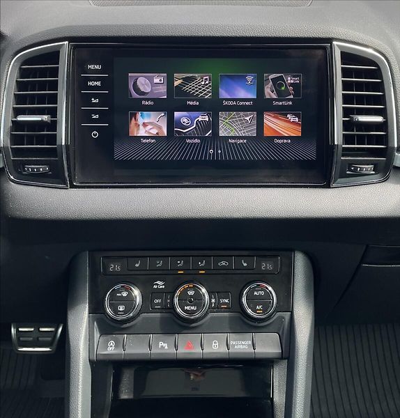 Škoda Karoq 2,0 2,0TDi,110kW,STYLE.,4x4,DS - fotka 16 z 35