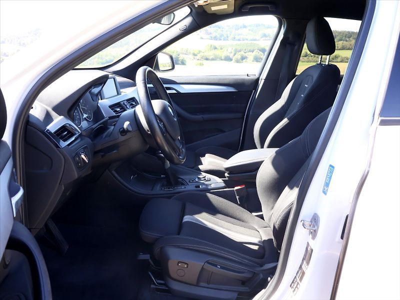 BMW X1 2.0 18d  xD Aut CZ Advantage - fotka 11 z 31