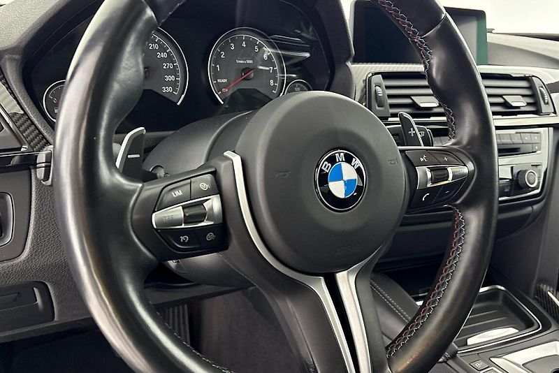 BMW M3 - fotka 23 z 27