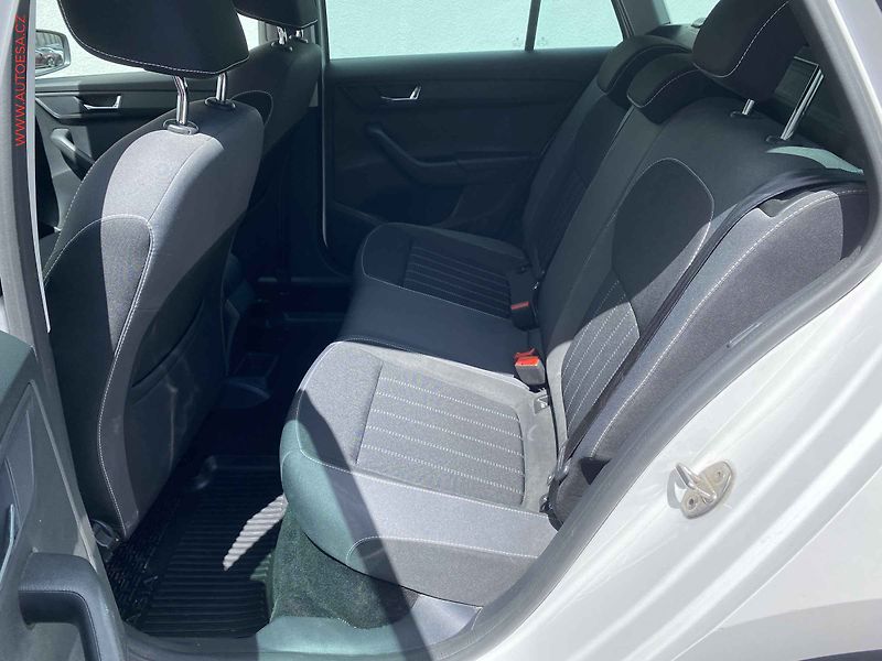 Škoda Fabia (2021) 1.0 TSi, 2.maj,ČR, Style - fotka 10 z 16