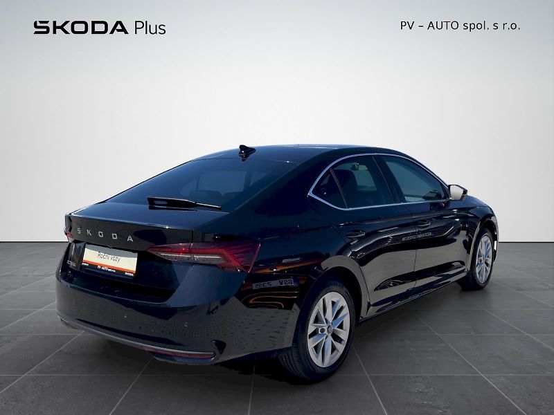 Škoda Octavia (2025) 1.5 TSI 110 kW Top Selection - fotka 2 z 34