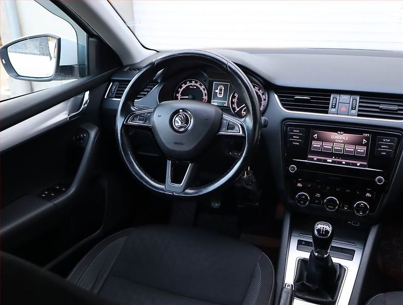 Škoda Octavia (2018) 1.6 TDI, Tempomat - fotka 7 z 22