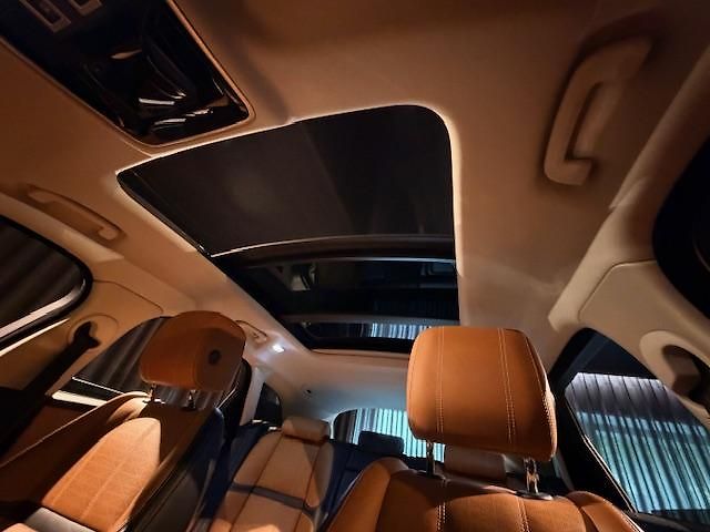 Land Rover Range Rover Velar (2017) - fotka 4 z 12
