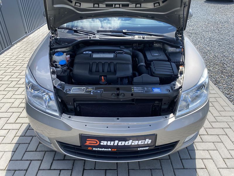 Škoda Octavia 1.6i 75kW - KLIMATIZACE - PDC - fotka 33 z 35
