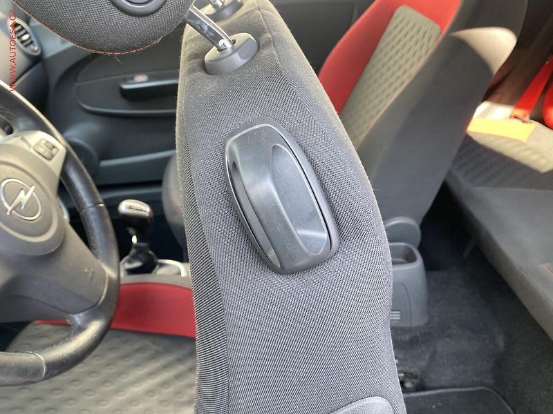 Opel Corsa (2007) 1.6 T, GSI - fotka 13 z 16