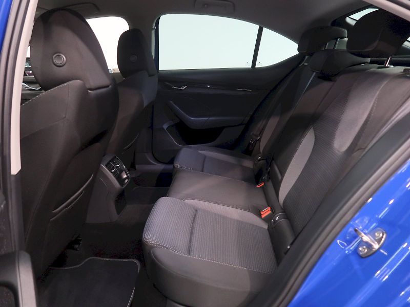 Škoda Octavia (2021) AMBITION 2.0TSI 140KW 4x4 DSG - fotka 15 z 34