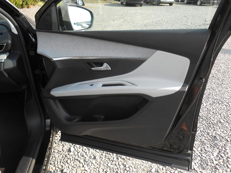 Peugeot 5008 Allure, Kůže,7míst - fotka 28 z 42